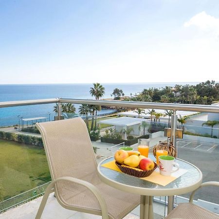Laila - Coralli Beachfront Apartment Protaras Bagian luar foto