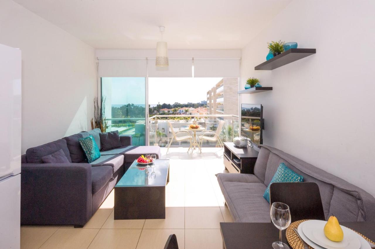 Laila - Coralli Beachfront Apartment Protaras Bagian luar foto
