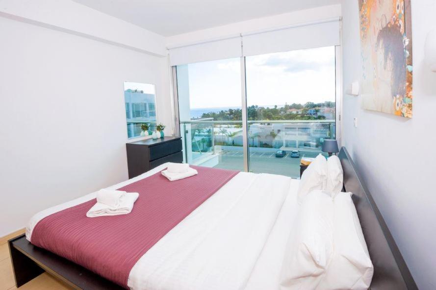 Laila - Coralli Beachfront Apartment Protaras Bagian luar foto
